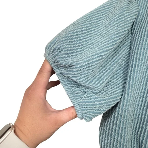 NWOT Altar’d State Blue Puff Sleeve Top - Picture 3 of 5